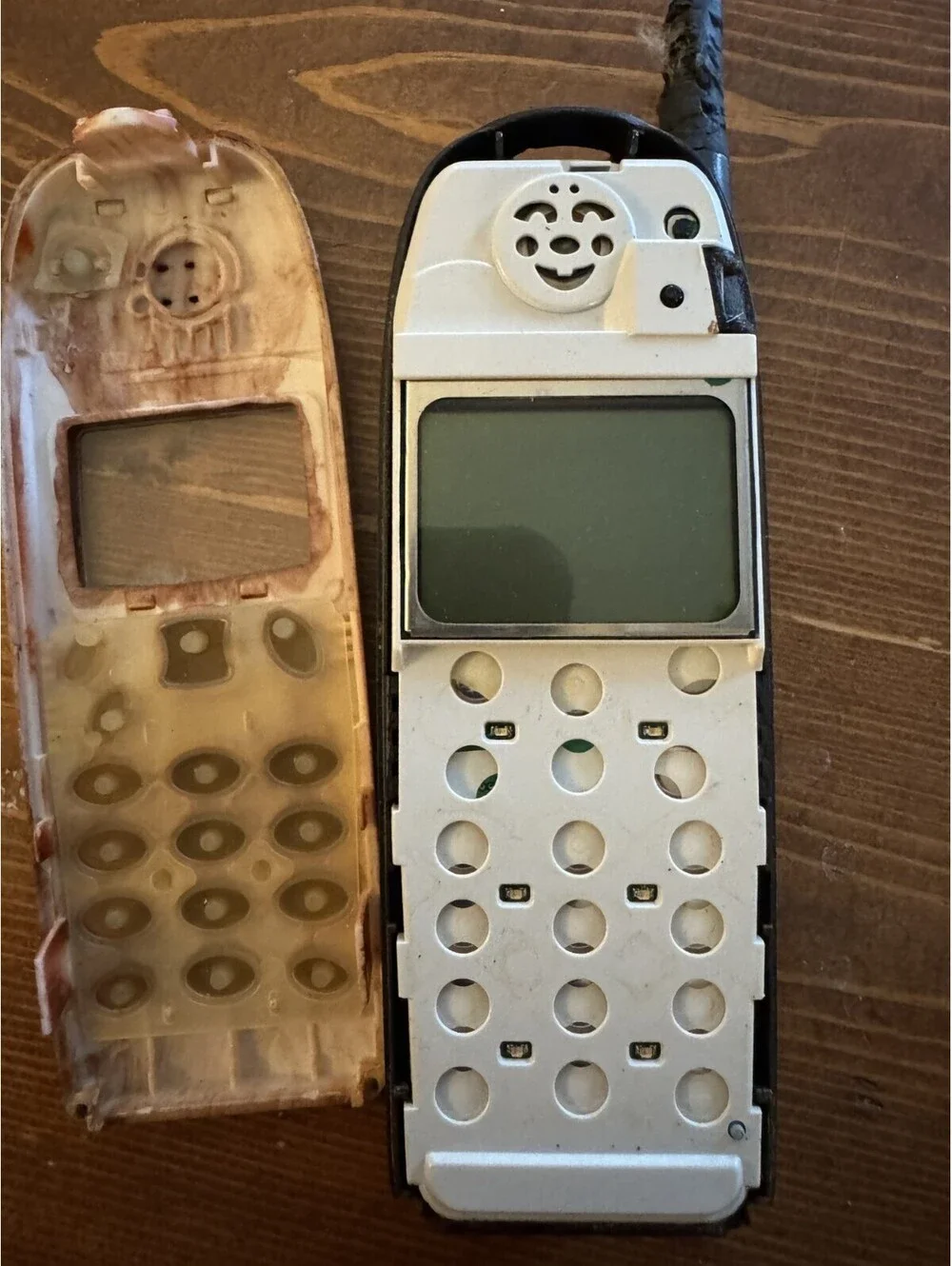 Nokia 5165 Digital Cellular Phone with RARE Wood Facing and Battery UNTESTED